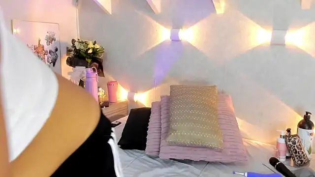 Martina Miiller online show from 04.05.26