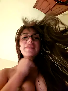 Snapshot of Lau1127 chatting on 10.24.25 Lau1127 online show from 10.24.25