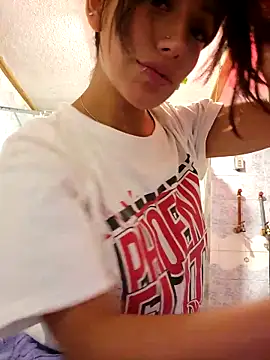 Snapshot of Lau1127 chatting on 12.03.25 Lau1127 online show from 12.03.25