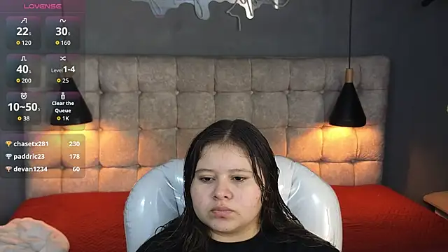 Snapshot of Laia_and_Aloby chatting on 09.29.25 Laia and Aloby online show from 09.29.25