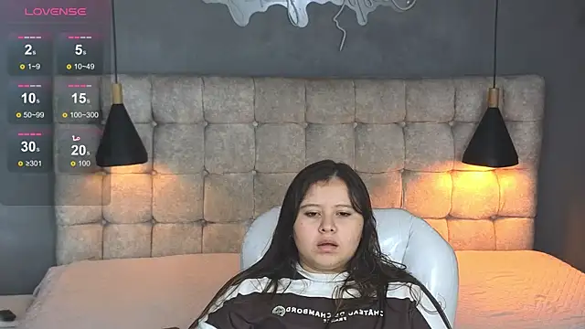 Snapshot of Laia_and_Aloby chatting on 11.27.25 Laia and Aloby online show from 11.27.25