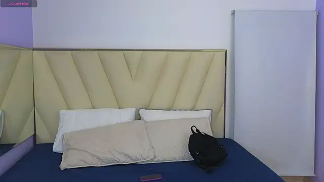 Laia and Aloby online show from 02.04.26