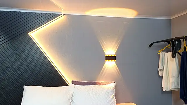 Laia and Aloby online show from 02.25.26