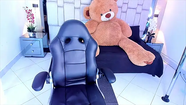  SofiaCortez  online show from 12.16.24