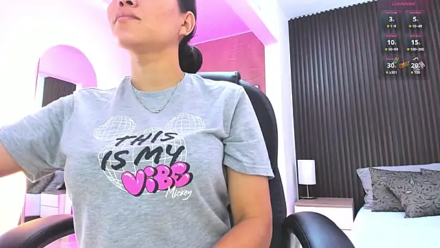 natasha  jackson online show from 11.23.25