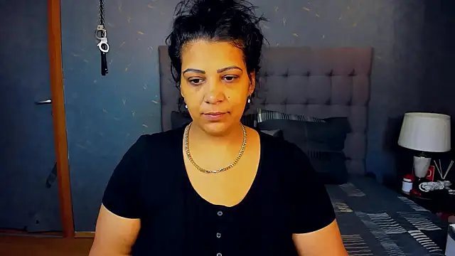 Snapshot of AmyCubes chatting on 11.02.25 AmyCubes online show from 11.02.25