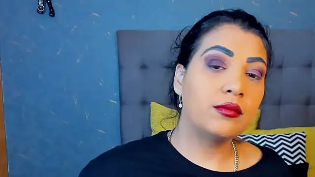 Snapshot of AmyCubes chatting on 11.23.25 AmyCubes online show from 11.23.25