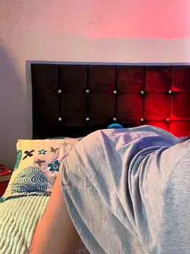 Kitty arts online show from 11.13.25