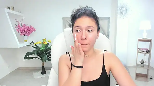 kendaall jenner  online show from 02.01.25