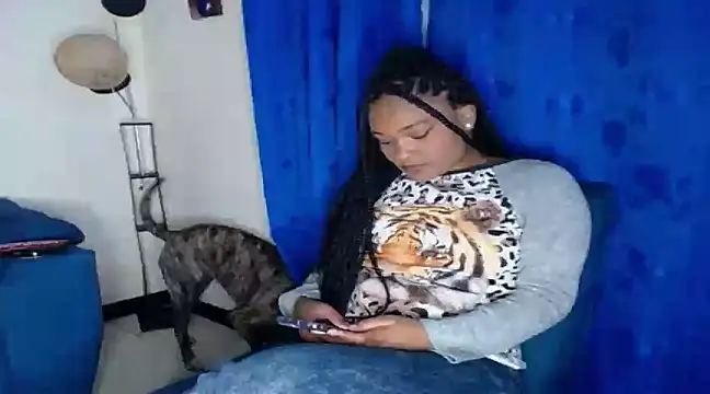 Snapshot of katty_ebonny chatting on 01.21.25 katty ebonny online show from 01.21.25