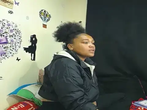 Snapshot of katty_ebonny chatting on 02.19.25 katty ebonny online show from 02.19.25