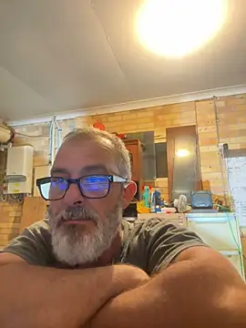Snapshot of ausbod chatting on 12.24.24 ausbod online show from 12.24.24