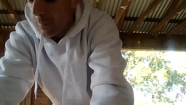 Snapshot of ausbod chatting on 05.22.26 ausbod online show from 05.22.26