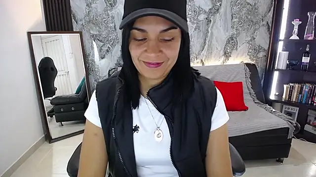 Carlota milf 30 online show from 10.19.25