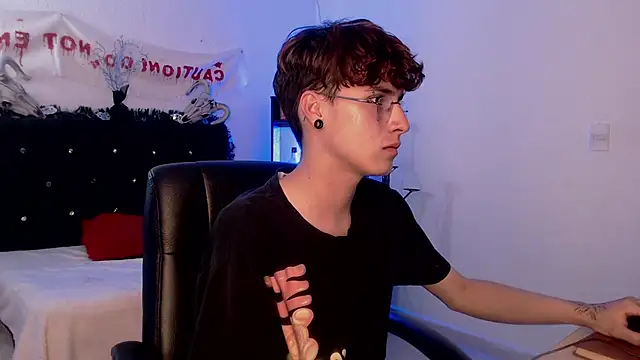 Snapshot of Jeam_hot chatting on 10.30.25 Jeam hot online show from 10.30.25