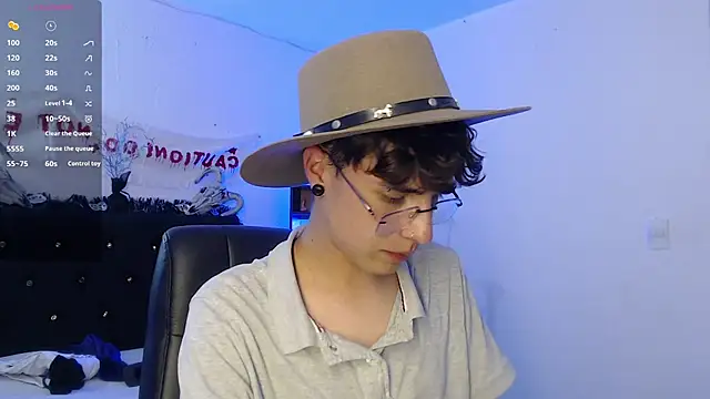 Snapshot of Jeam_hot chatting on 10.31.25 Jeam hot online show from 10.31.25