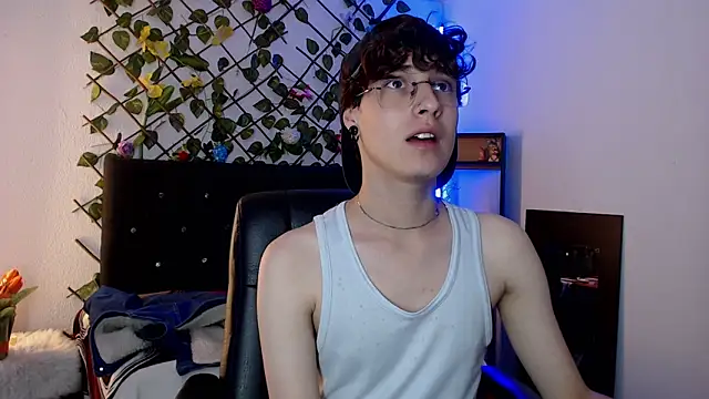 Snapshot of Jeam_hot chatting on 12.18.25 Jeam hot online show from 12.18.25