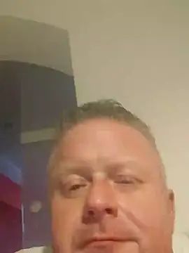 Snapshot of swingr chatting on 12.27.24 swingr online show from 12.27.24