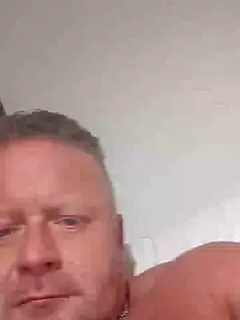 Snapshot of swingr chatting on 01.18.25 swingr online show from 01.18.25