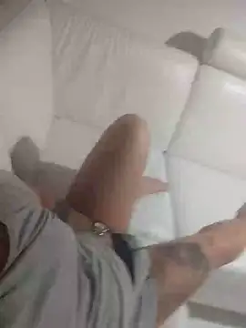 Snapshot of swingr chatting on 01.22.25 swingr online show from 01.22.25