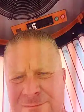 Snapshot of swingr chatting on 03.07.25 swingr online show from 03.07.25