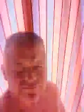 Snapshot of swingr chatting on 03.21.25 swingr online show from 03.21.25