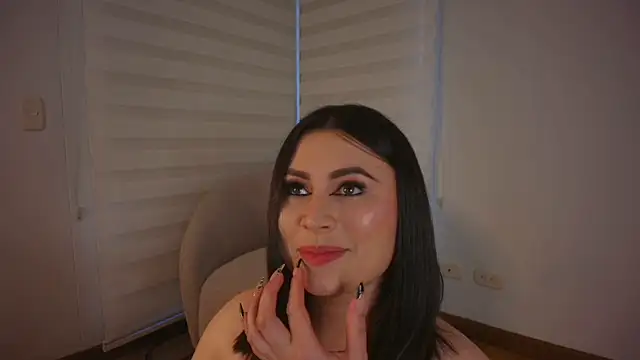 Snapshot of venusleroy_ chatting on 10.22.25 venusleroy online show from 10.22.25