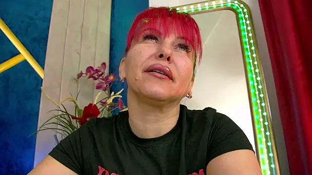 Snapshot of Foxxxy_MILF chatting on 03.12.26 Foxxxy MILF online show from 03.12.26