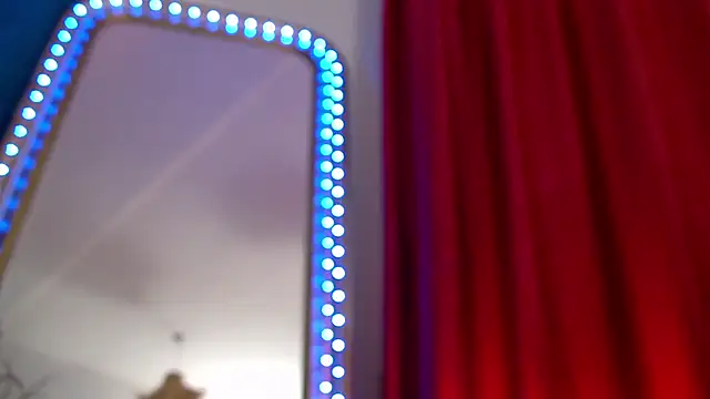 Snapshot of Foxxxy_MILF chatting on 03.20.26 Foxxxy MILF online show from 03.20.26