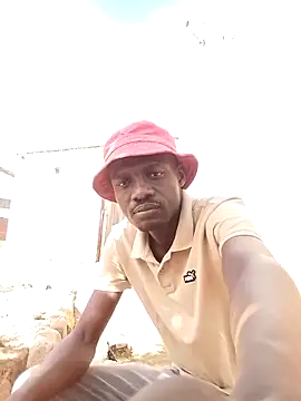 Snapshot of Izifebe chatting on 12.16.25 Izifebe online show from 12.16.25