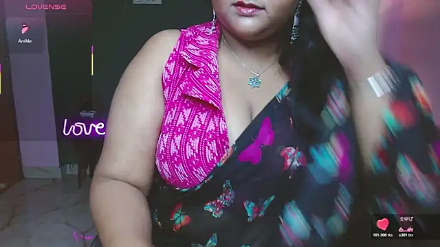 Snapshot of Naughty_Ayesha1 chatting on 10.30.25 Naughty Ayesha1 online show from 10.30.25