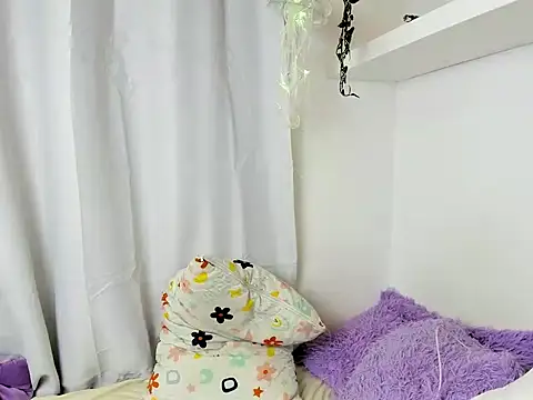 santy-kitty online show from 12.23.24