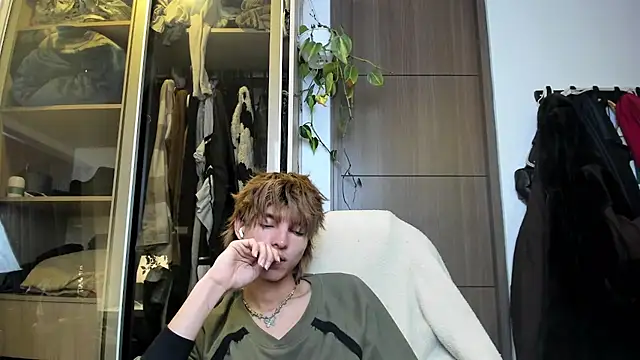 santy-kitty online show from 02.19.25