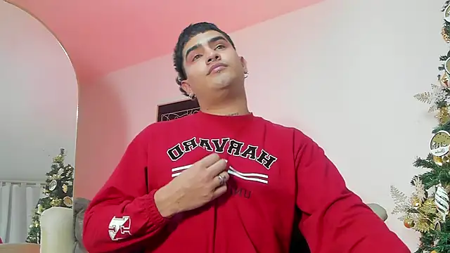 Snapshot of MatheoVelez chatting on 12.27.24 MatheoVelez online show from 12.27.24