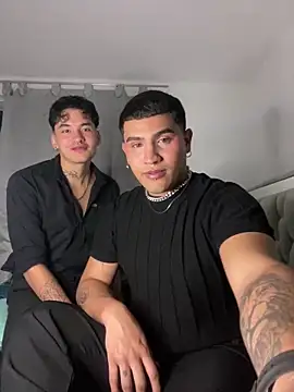 Snapshot of MatheoVelez chatting on 01.01.25 MatheoVelez online show from 01.01.25