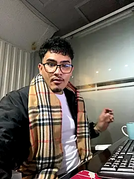 Snapshot of MatheoVelez chatting on 09.16.25 MatheoVelez online show from 09.16.25