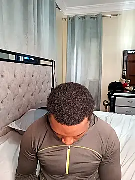 Snapshot of Elchicomiel chatting on 01.19.25 Elchicomiel online show from 01.19.25