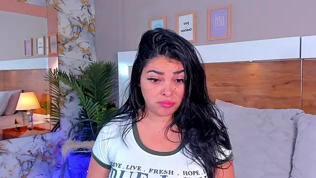 EmaBakker online show from 10.28.25