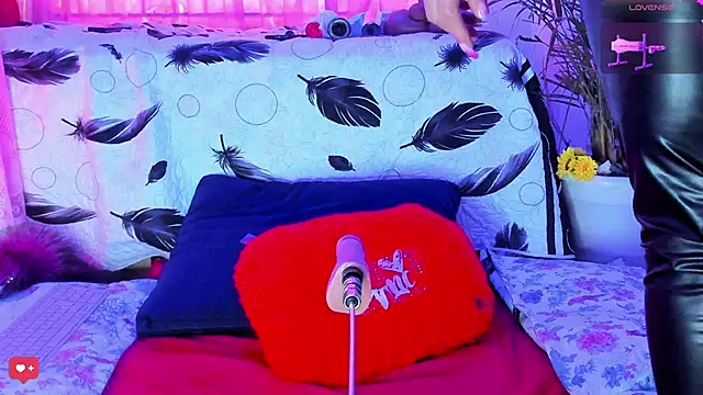 Snapshot of Venus_R0se chatting on 03.07.25 Venus R0se online show from 03.07.25