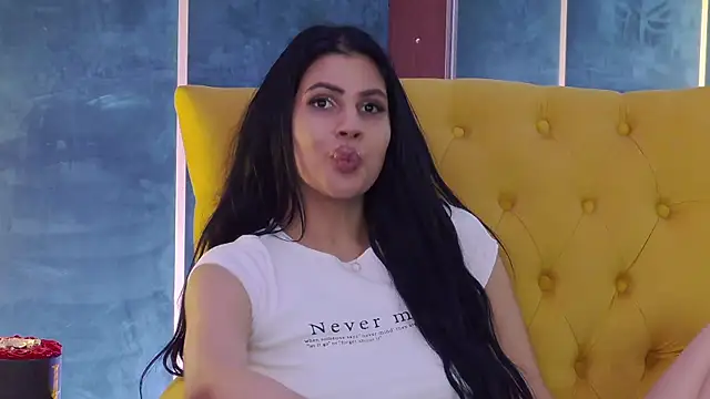 GiuliaHarvey online show from 03.06.25