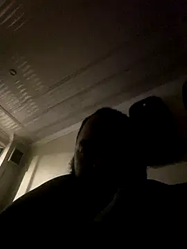 Snapshot of R32RLINE chatting on 12.15.25 R32RLINE online show from 12.15.25