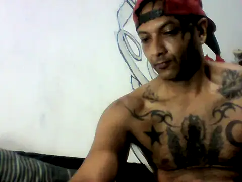 Snapshot of Daretodeviate chatting on 09.16.25 Daretodeviate online show from 09.16.25