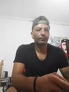 Snapshot of Daretodeviate chatting on 02.12.26 Daretodeviate online show from 02.12.26