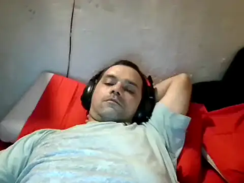 Snapshot of Lolosalvage83 chatting on 03.04.25 Lolosalvage83 online show from 03.04.25