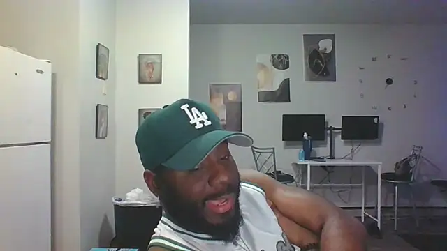 Stayinalive1992 online show from 01.20.25