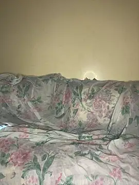 Layla-daloua online show from 12.21.24