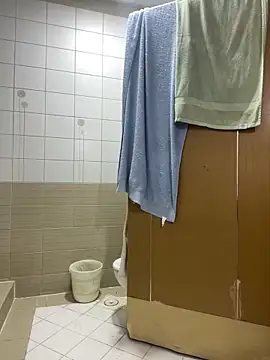 Layla-daloua online show from 12.18.25