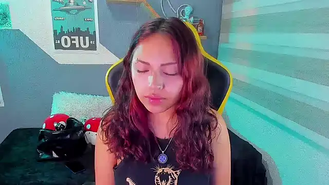 Liittleluaa  online show from 10.21.25