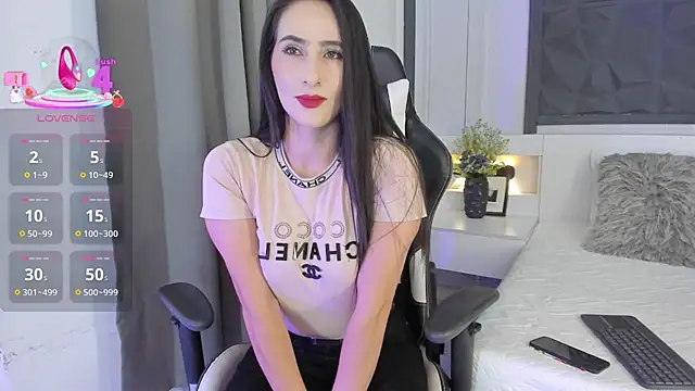 SaraGomez1 online show from 10.14.25