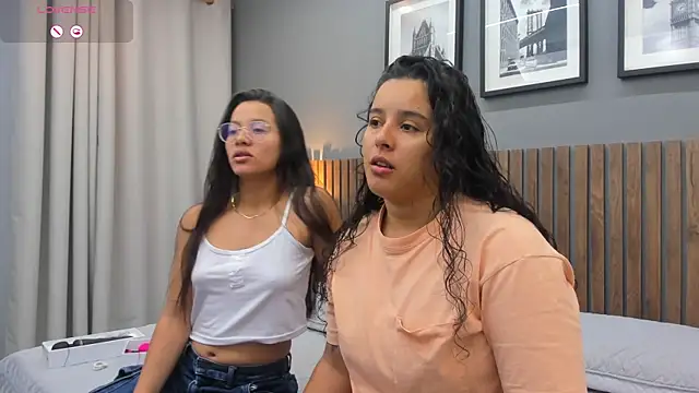 Snapshot of Dilan_y_Mia chatting on 01.15.25 Dilan y Mia online show from 01.15.25